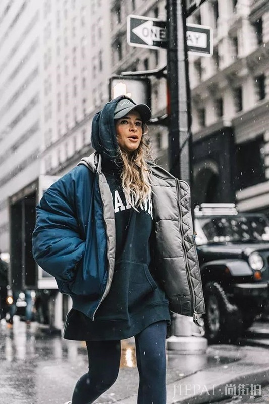 秋冬卫衣怎么搭配外套好看?短外套加卫衣让你的秋搭开挂