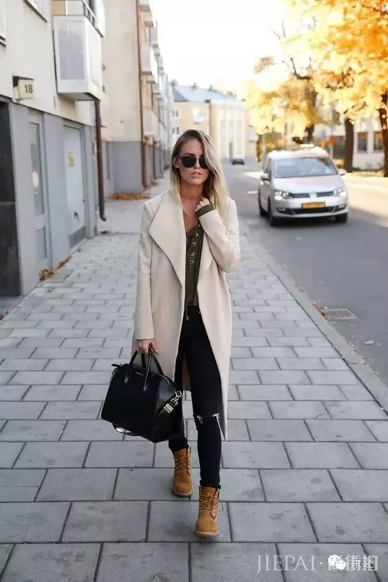 马丁靴这样穿 才能搭出存在感