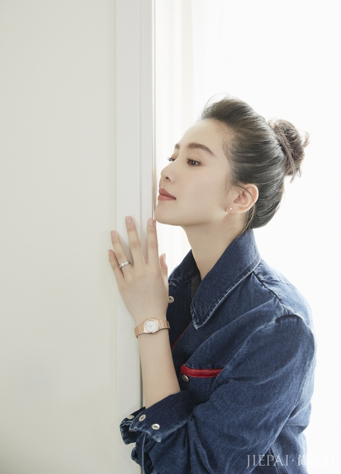 不愧是时尚扛把子，四个月没露面，刘诗诗新造型又美出了新高度！