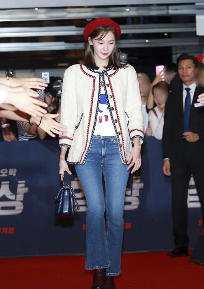 女孩子戴贝雷帽最是好看！遮住大脸还显得年轻