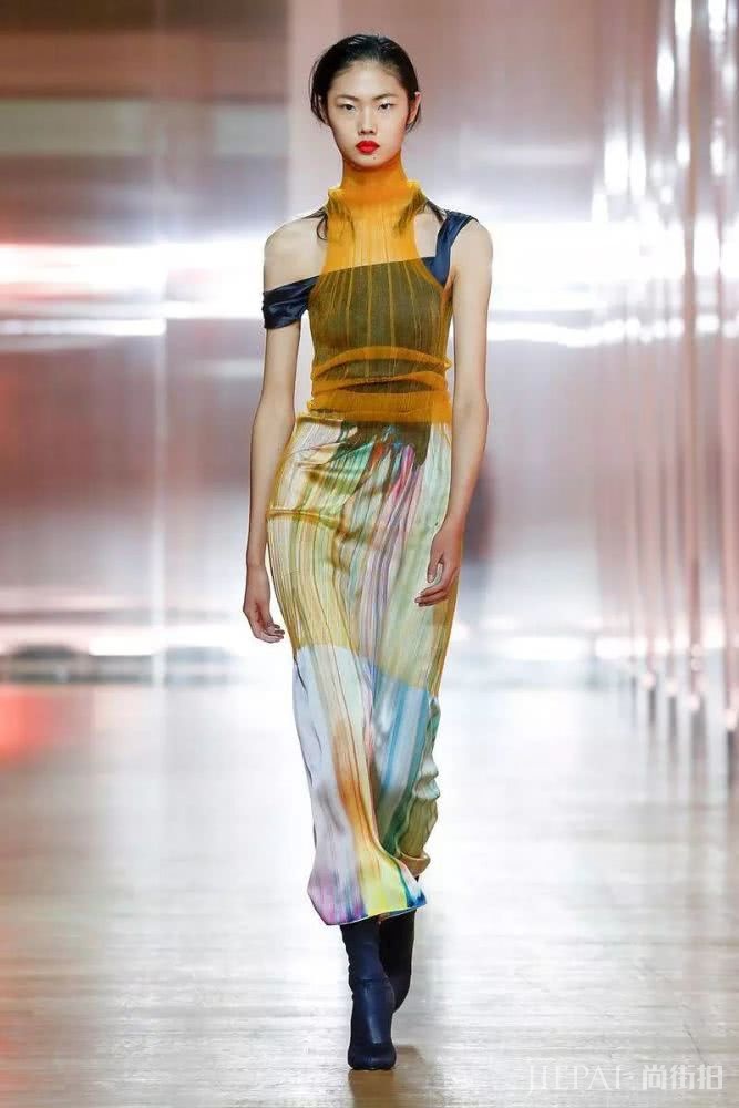 外网吹爆的厌世脸亚洲超模,原来也是非主流网红脸