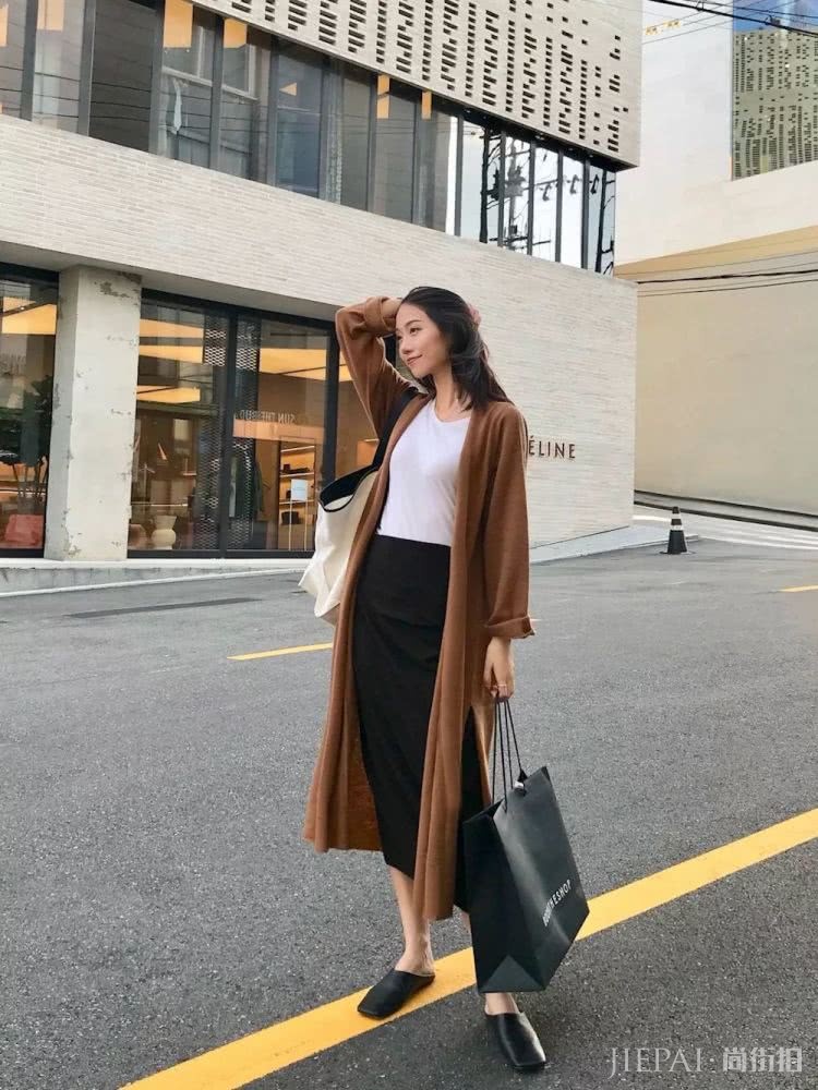 天气越来越冷了!秋冬这样穿才能穿出好气色