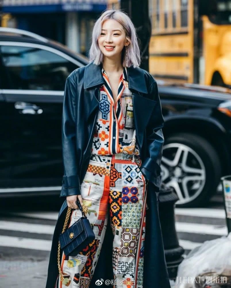 欧美街拍 衬衫真的是这个秋天最最称职的内搭！