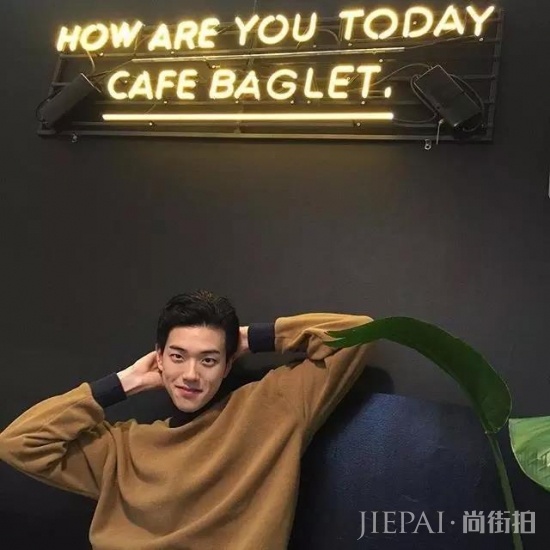 单眼皮男生留什么发型好看 单眼皮男生的发型选择