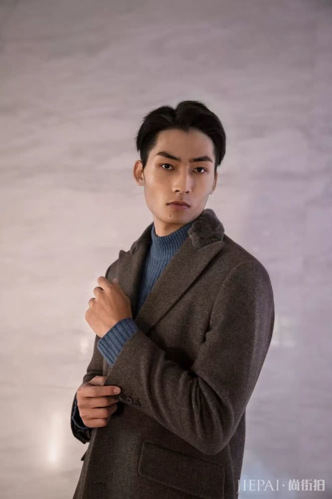 为什么穿大衣的男人看起来很有气场