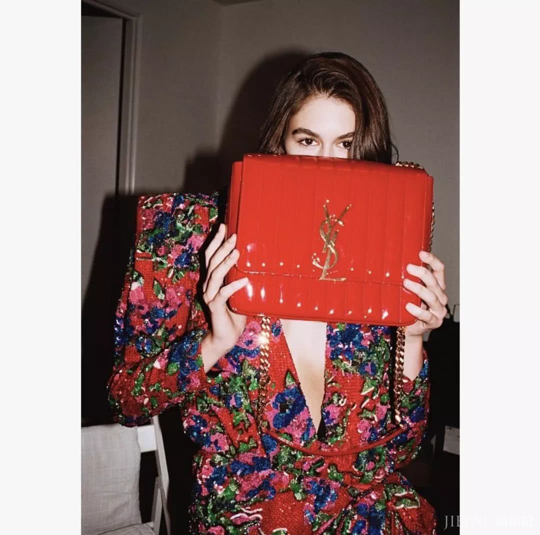 跟着澳洲“不完美”博主练秋冬穿搭