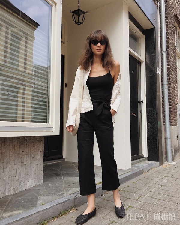 秋天女生们都穿什么鞋 茶系奶奶鞋在今年已成为最热单品