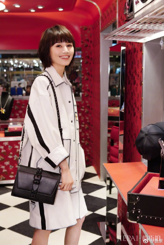 袁泉和宋茜剪波波头,优雅不失活泼,看完就想剪