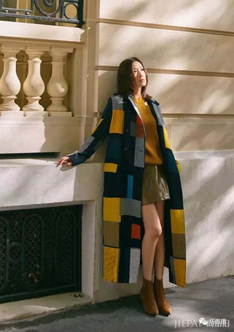 43岁佘诗曼越活越漂亮了！造型清纯大方，身材完全不输流量小花