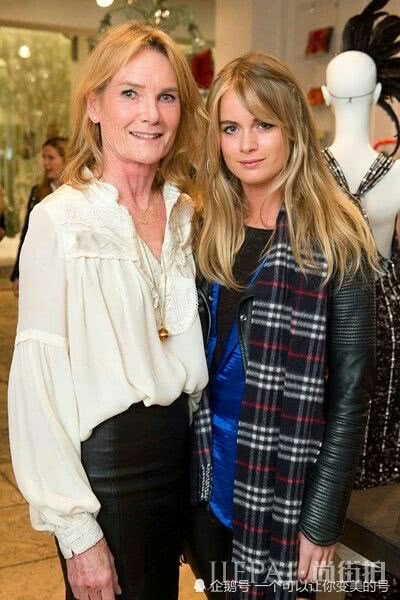 哈里王子前女友抱鱼拍被赞，最会穿衣的贵族小姐依然单身