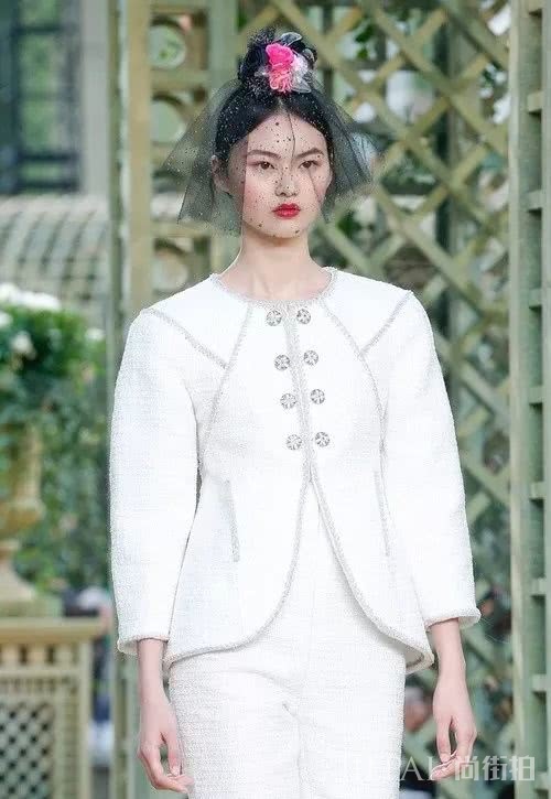 外网吹爆的厌世脸亚洲超模,原来也是非主流网红脸