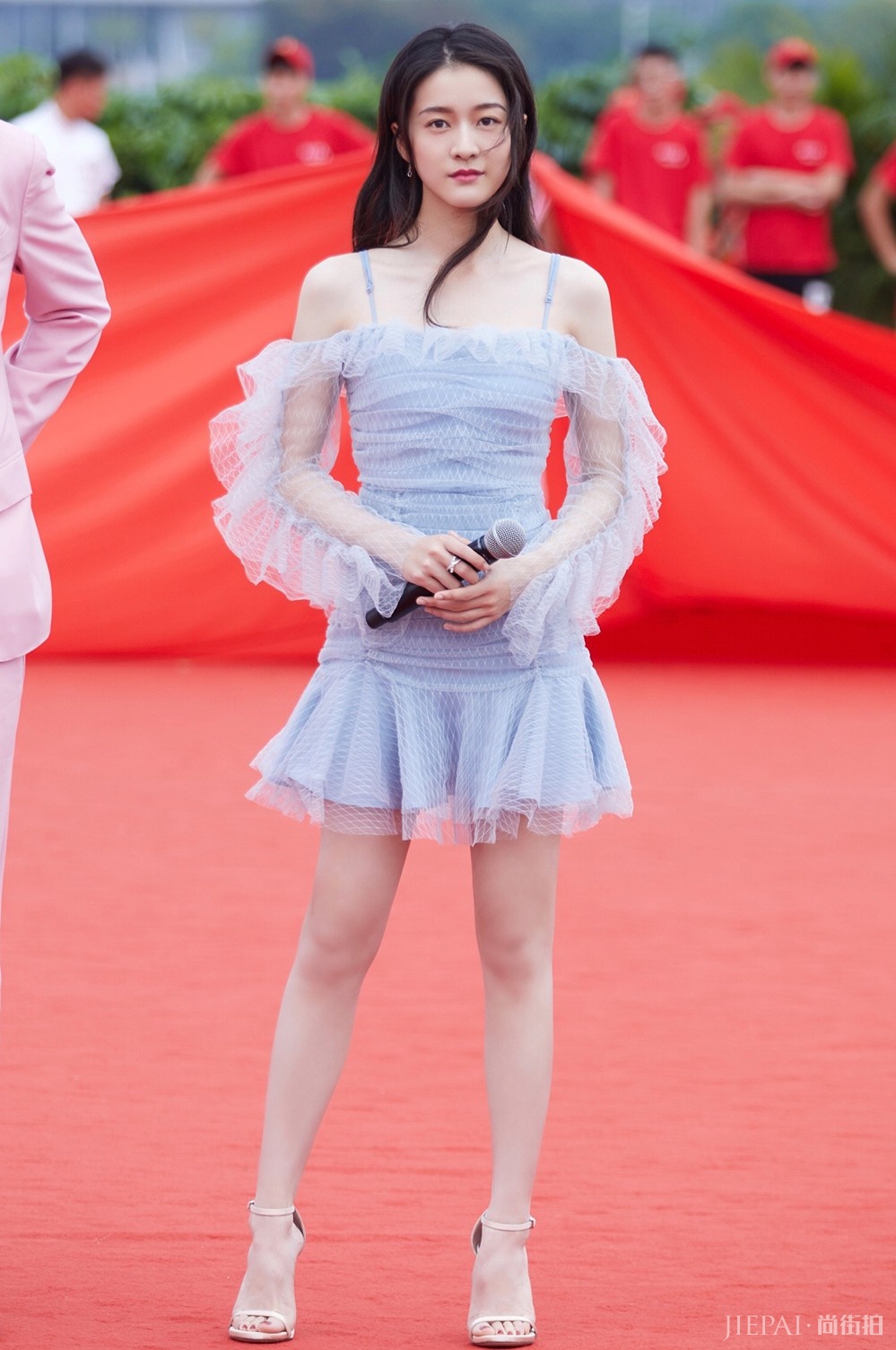 21d82ced3ede43f8a0fcc9e06be00478.jpg 新时代青年面貌!张雪迎献唱《强国一代》