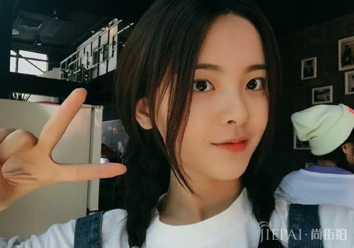 杨超越疑似开公司当老板?粉丝:漂亮女孩运气不差