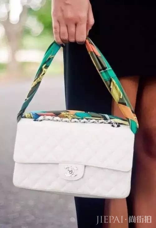 秋天就得搭配丝巾,丝巾的N种系法!