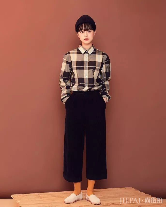 短发女生不够性感？下面给你看看这个五官精致的韩国短发模特…