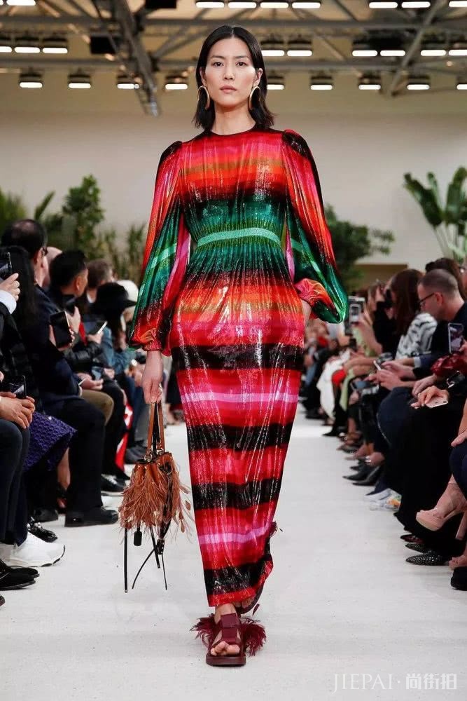 外网吹爆的厌世脸亚洲超模,原来也是非主流网红脸