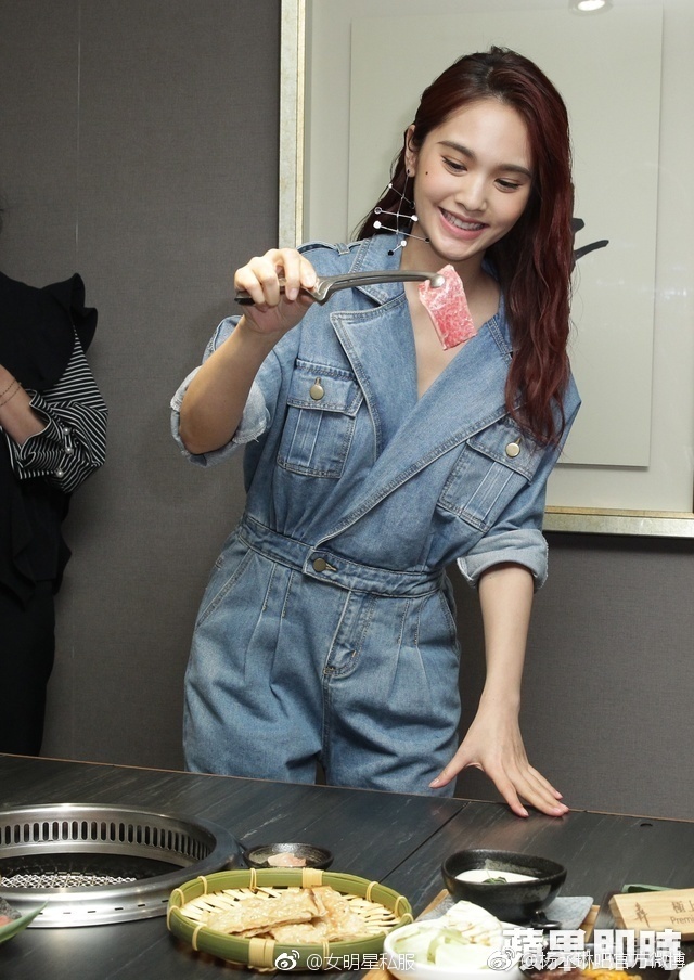 杨丞琳厉害了,穿连体裤折起两道裤腿,158穿出2米大长腿即视感