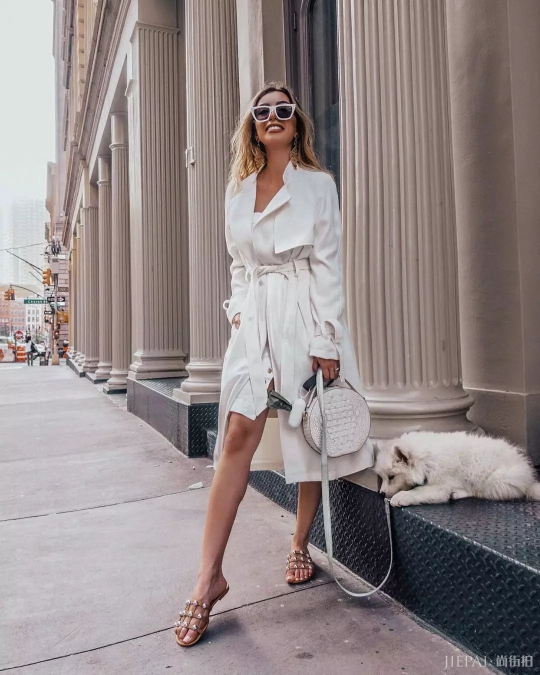 风衣+短裙！学会这几招搭配秋冬照样做腿精！！