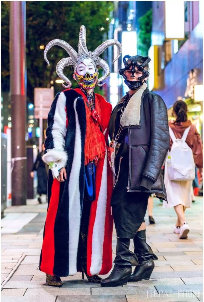 群魔乱舞车祸现场？今年的时装周看点太多了