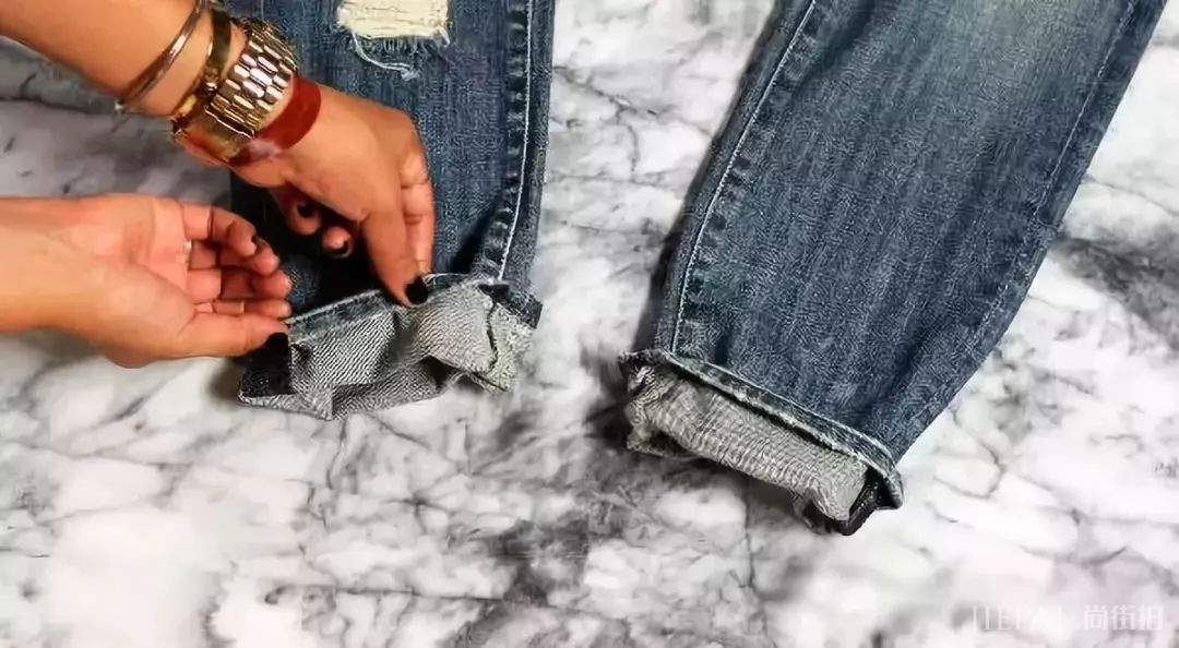 还在穿紧身裤?今秋这条“不正经”的裤子才最火!