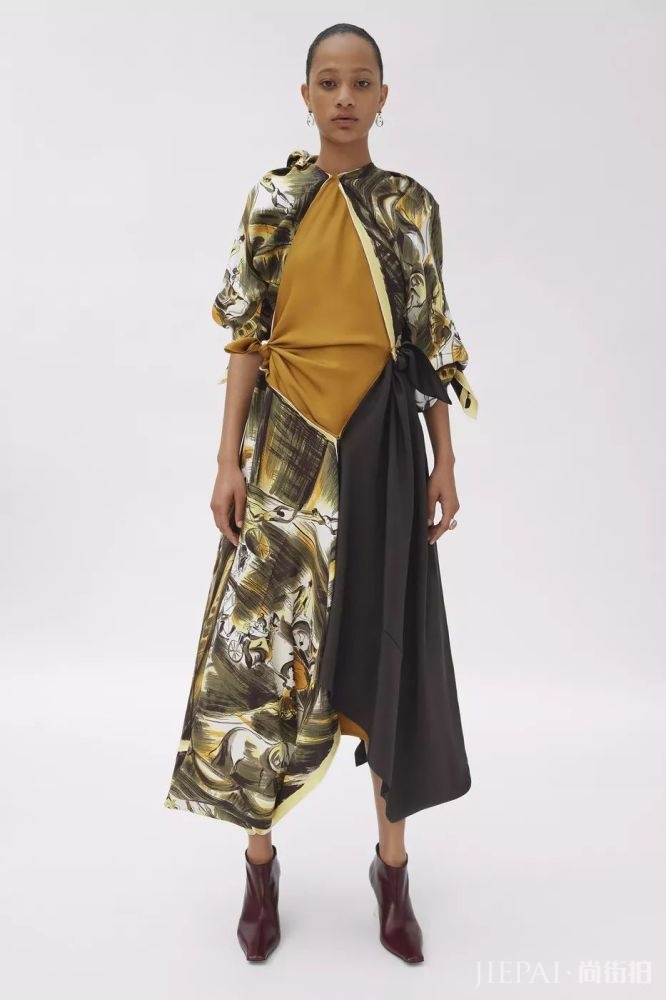 穿衣配丝巾,四两拨千斤 喜欢丝巾的同学来看看这份最全的丝巾搭配攻略吧