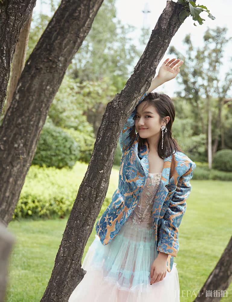 最美瞳孔李兰迪年纪轻轻就这样会穿衣服,怪不得会红