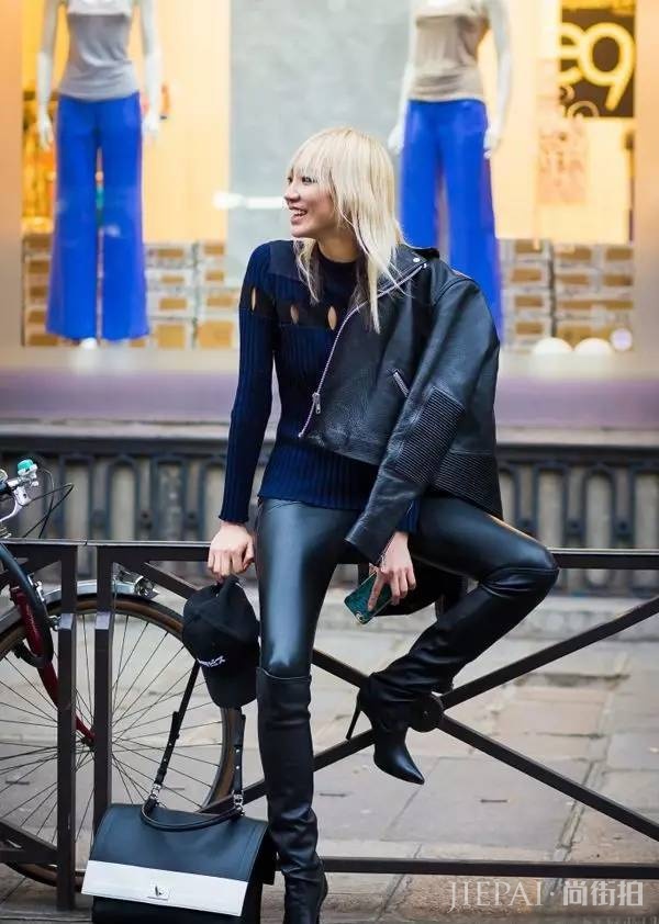 短款夹克怎么搭配好看 把这些显腿长的LOOK学起来