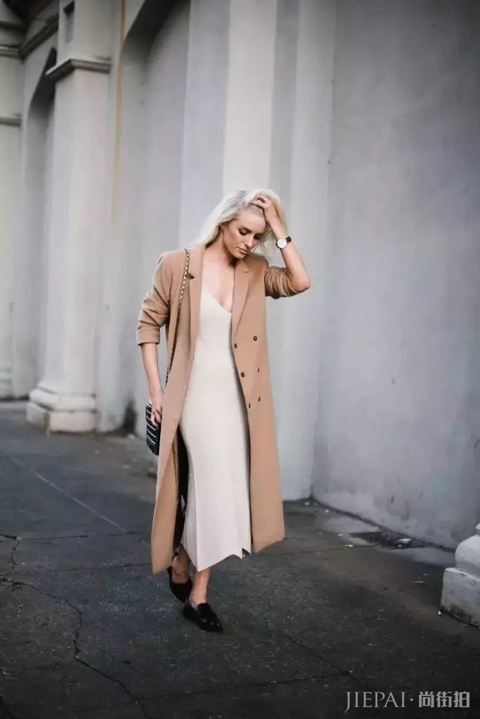 看街拍学搭配 6款内搭时髦、有型又保暖，看你中意哪一款