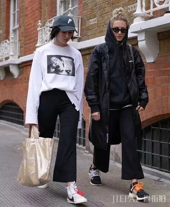 阔腿裤+运动鞋,最舒适休闲的Partner~