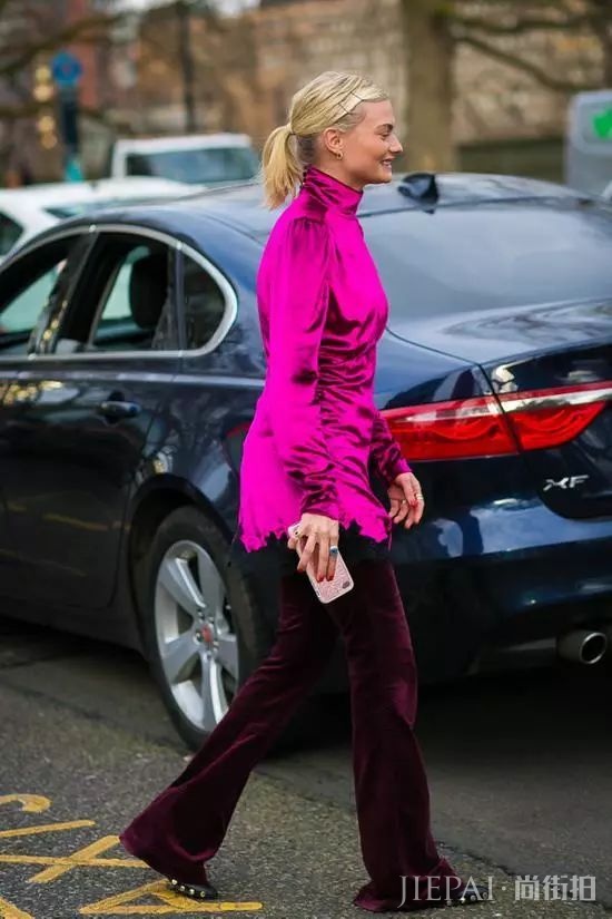 秋冬如何穿衣搭配技巧，丝绒裤能给你时髦和安全感