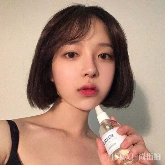 发型不用在意颜色 女生黑发也能美出天际