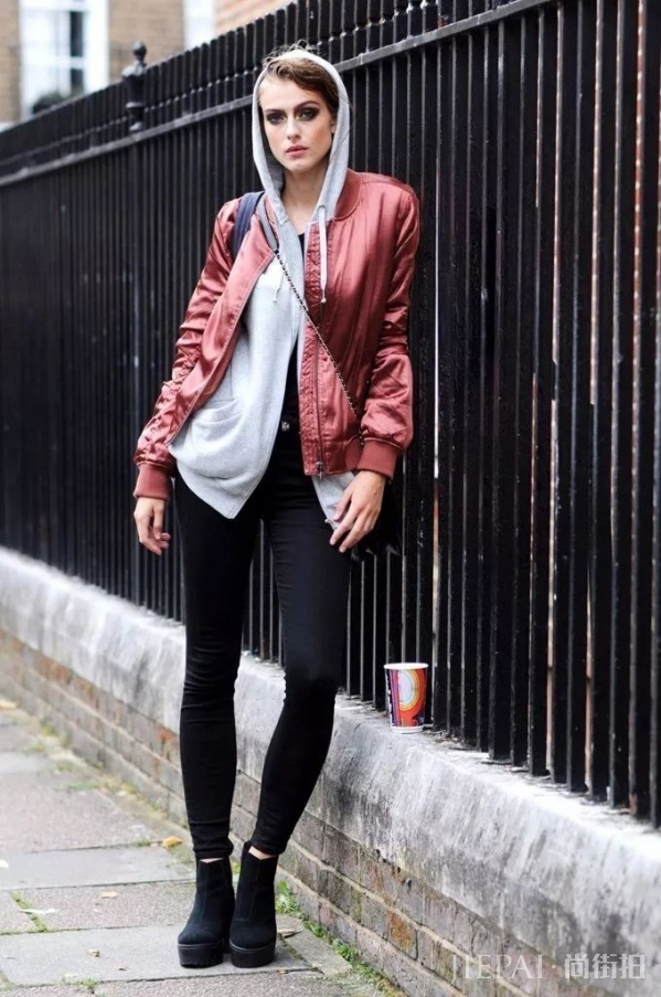 秋冬卫衣怎么搭配外套好看?短外套加卫衣让你的秋搭开挂