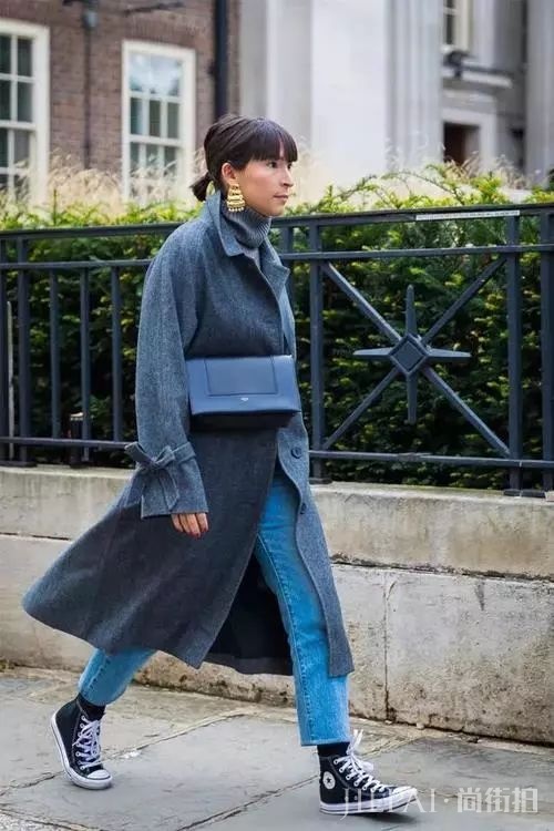 露脚踝过时了？穿运动鞋露袜子才是真时髦！