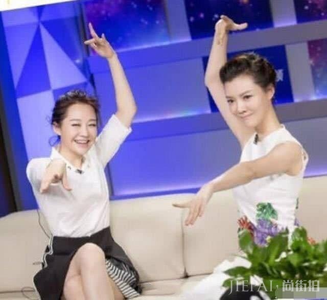 还是许晴时尚大气,49岁仍从容如少女