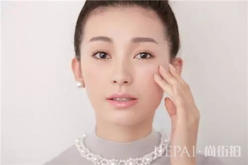 如何挑选适合自己的粉底液 粉底液该怎么选