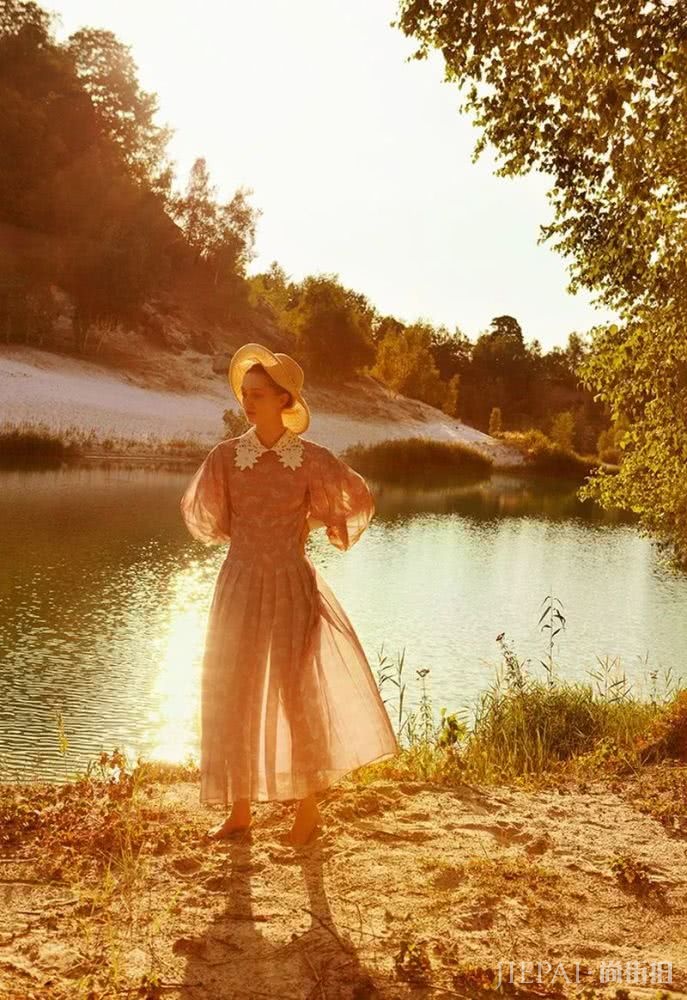 你的手机屏保也该换上“秋装”了，最美的都在这里