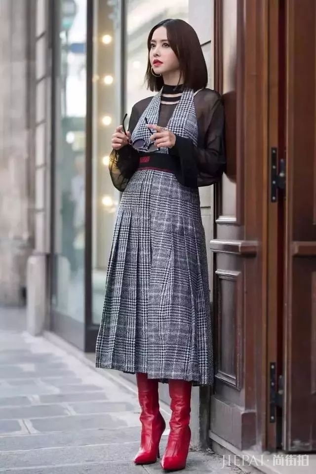 街头潮人告诉你 秋冬季度穿这6条裙子,美过一整年