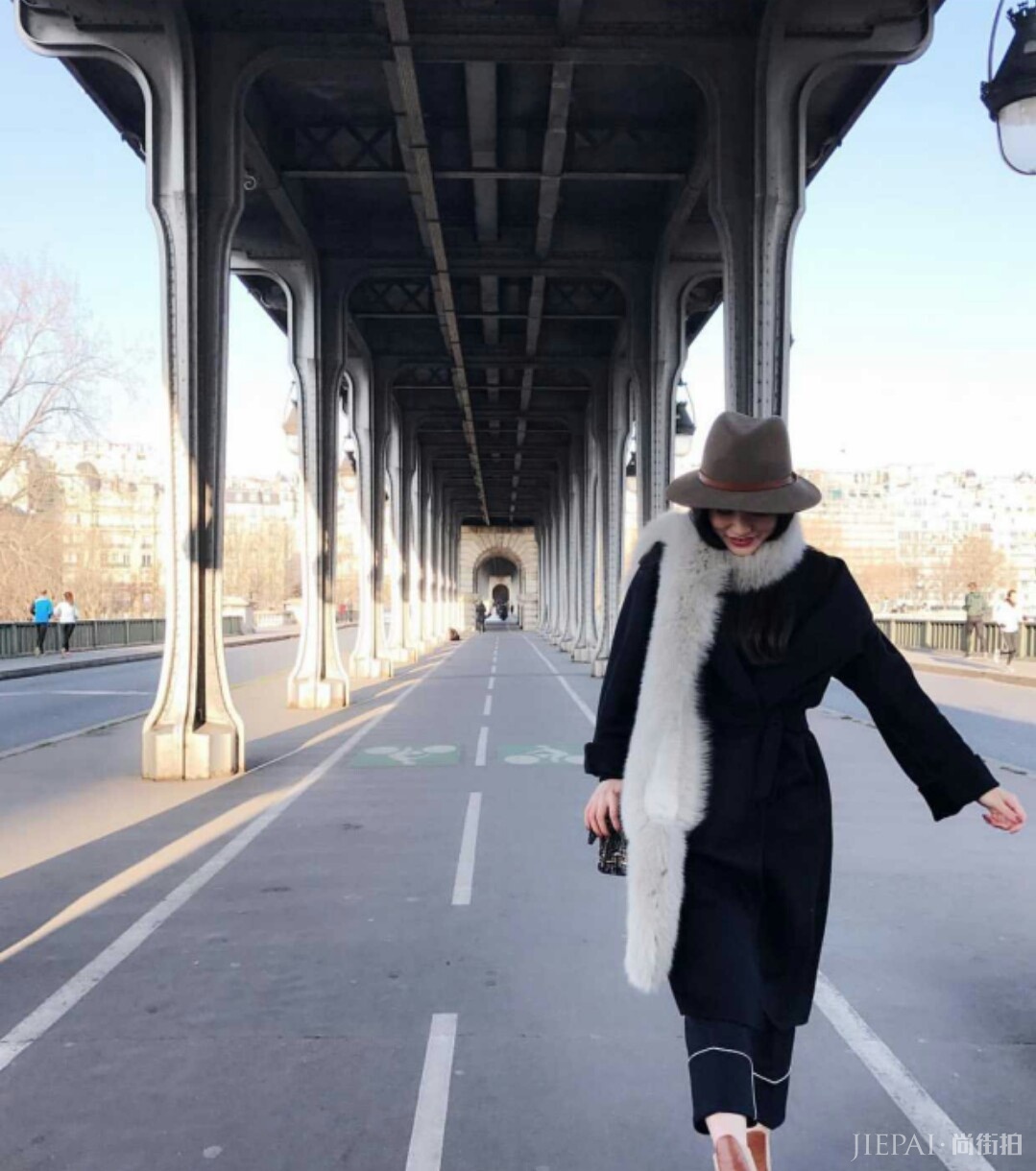 欧美秋冬街拍，围巾这样系既时髦又好看