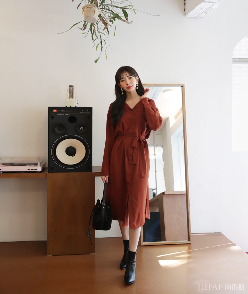 秋冬女生穿什么颜色的衣服好看