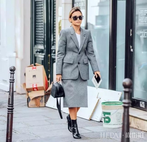 宽肩西装怎么搭配 最流行的宽肩西装你还穿得像奶奶