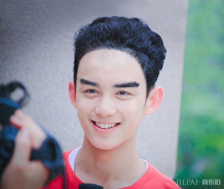 胡歌，吴磊，彭于晏都不能hold住小吴的眉毛和发型