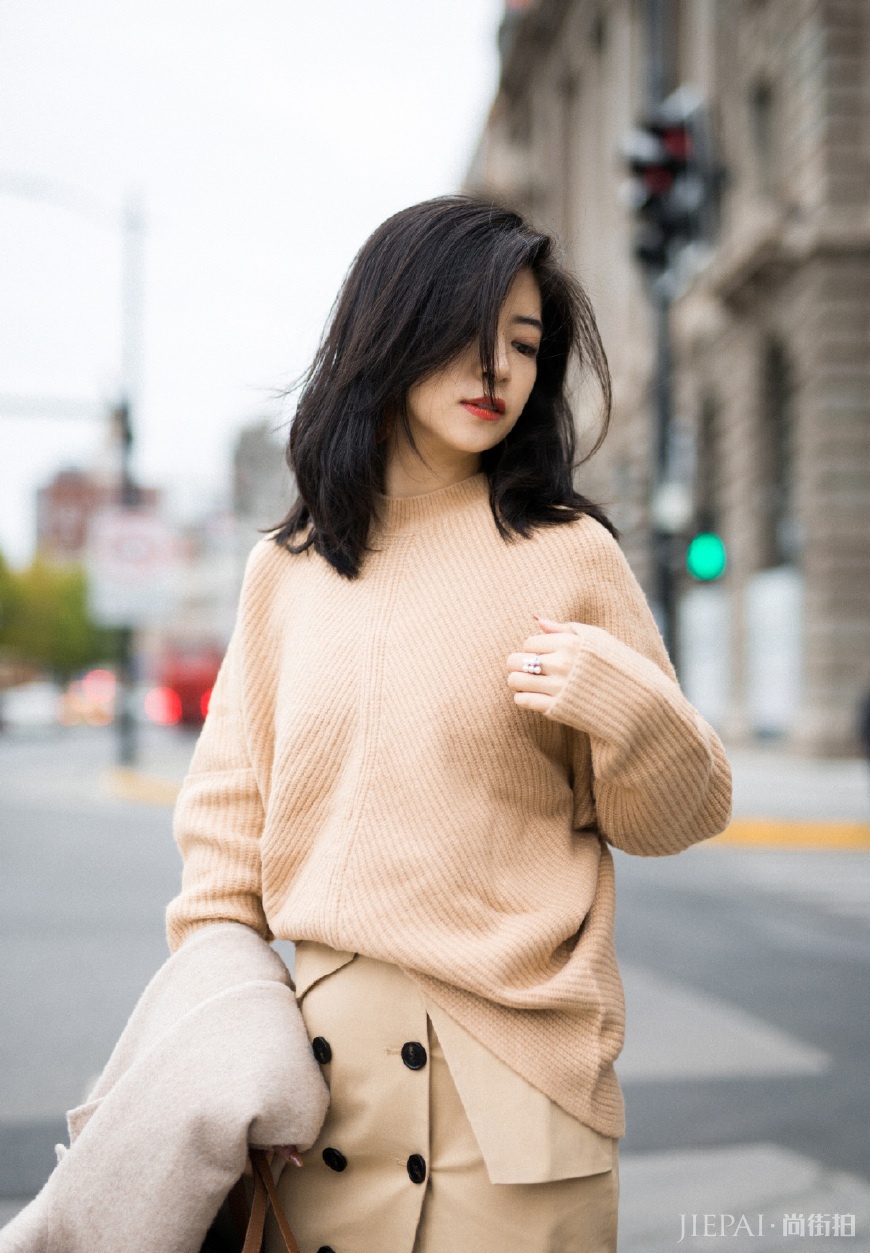 大衣搭配短裙,让你分分钟迷倒男同事,适合上班族的穿搭