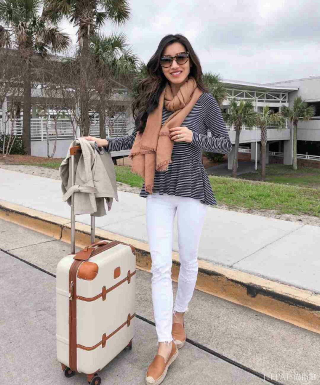 欧美秋冬街拍，围巾这样系既时髦又好看