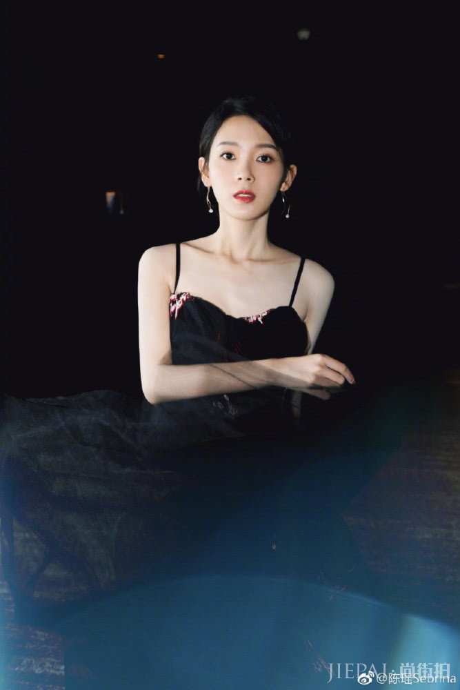 陈瑶只是剪波波头短发,秒变成“小精灵”,这发型有魔力,美呆了