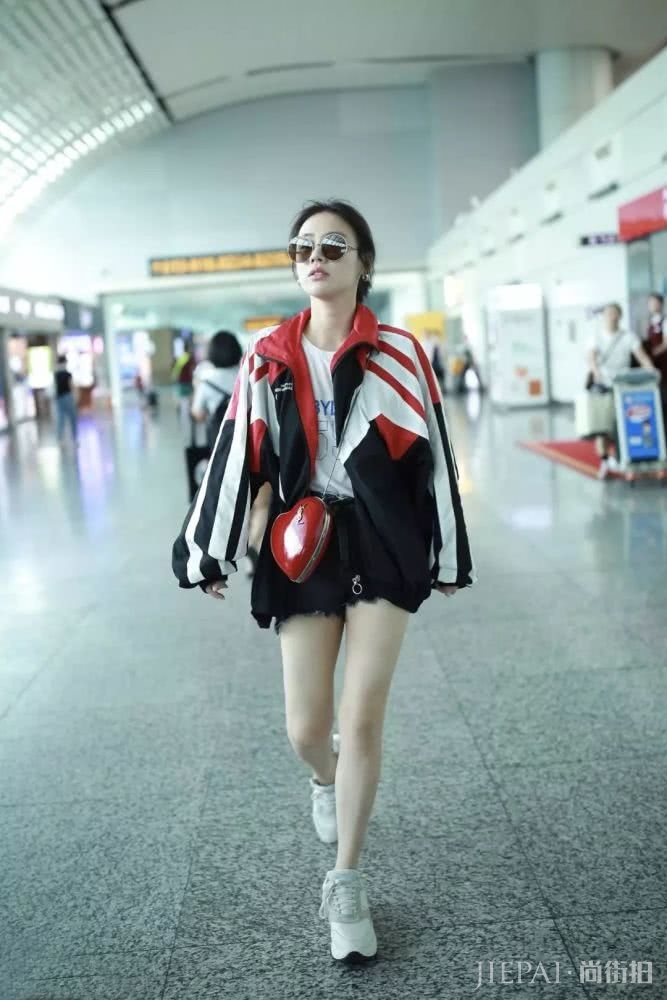 被误会了多年的运动夹克，如今它终于翻身了