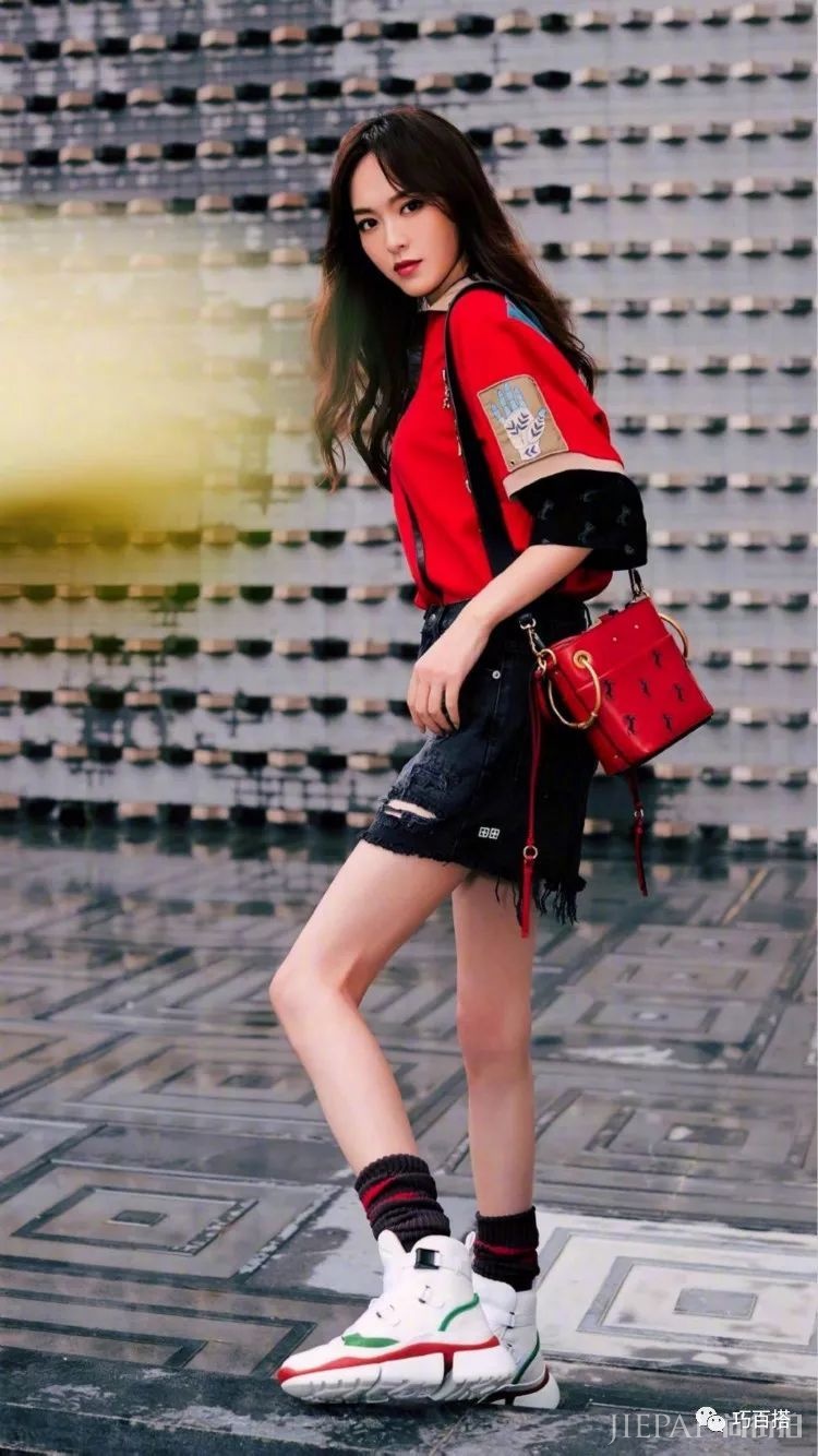 唐嫣认真穿起来比20岁小姑娘还甜,大长腿小蛮腰简直让人挪不开眼