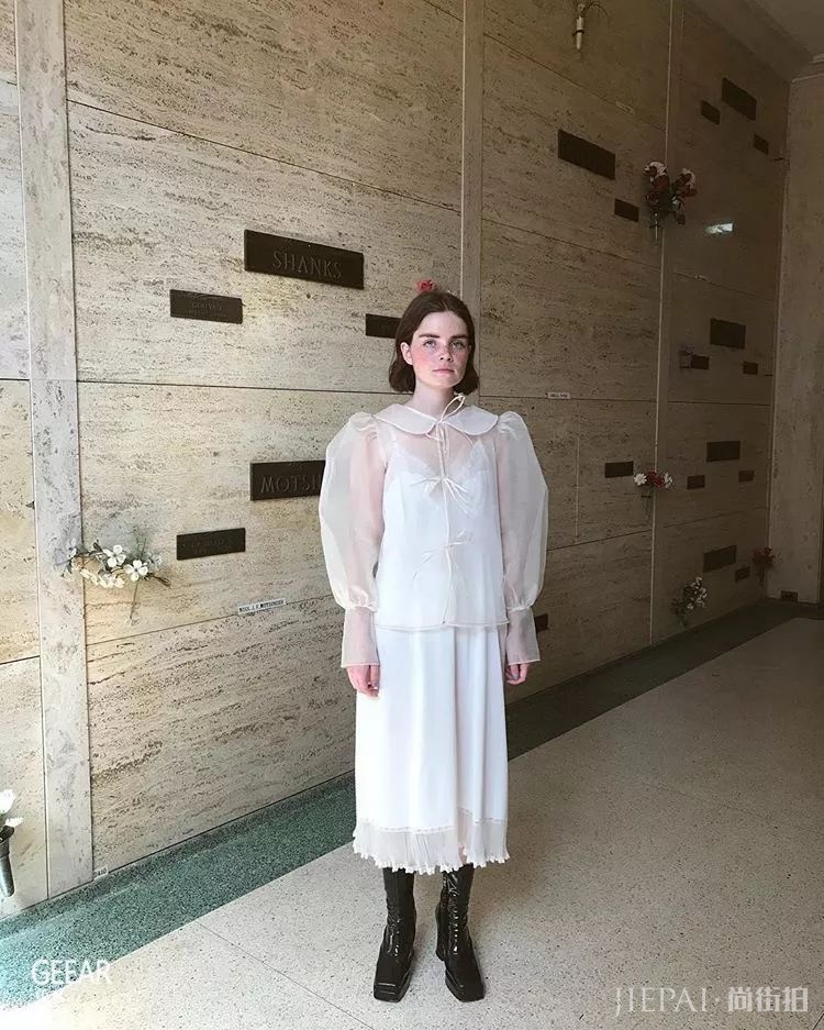 她是来自亚特兰大22岁的时尚博主，为时尚圈带来一股慵懒清流！