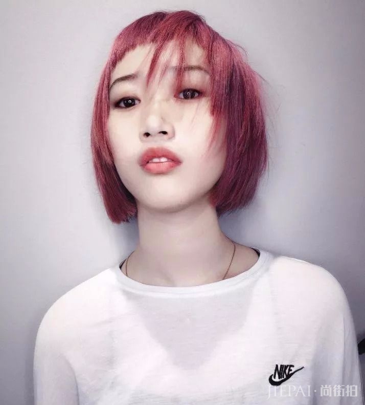 秋天给自己剪个“半额头”短发吧,轻松变女神