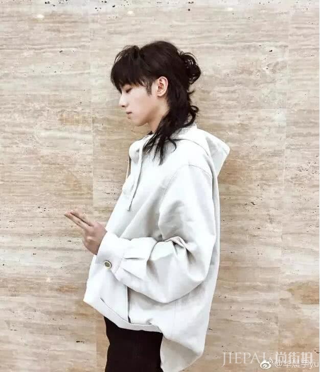 今年流行“鲻鱼头”？试试这几款发型 这才叫经典又好看