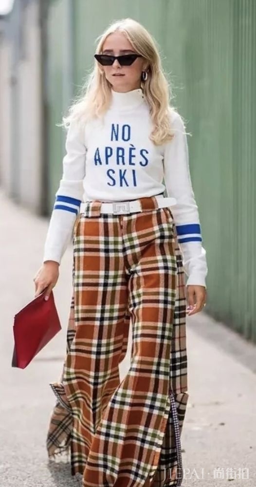 欧美街拍示范 针织衫和阔腿裤怎么搭气场十足